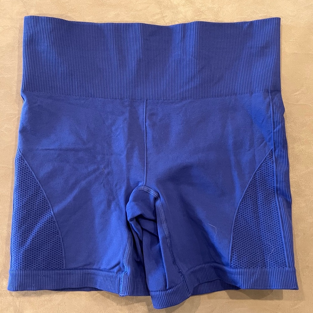 Lululemon Bike Shorts 6”